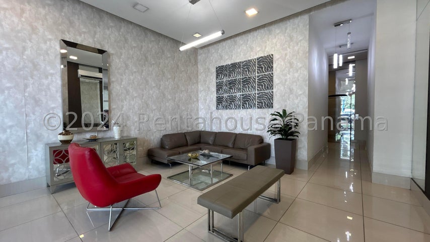 Exclusive Apartment in Via España